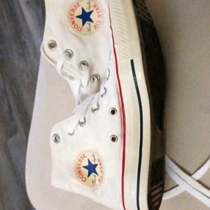 Lady's converse